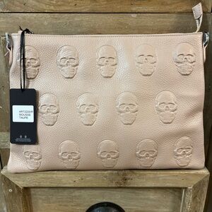 NWT IO PELLE Italia Taupe Beige Leather 3D Embossed Skull Crossbody Clutch Bag